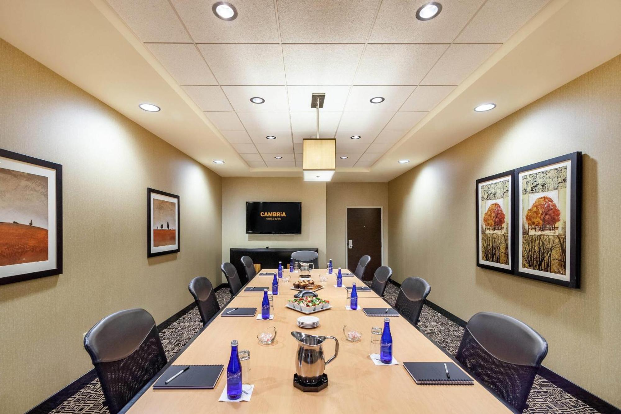 Cambria - Downtown 4*
