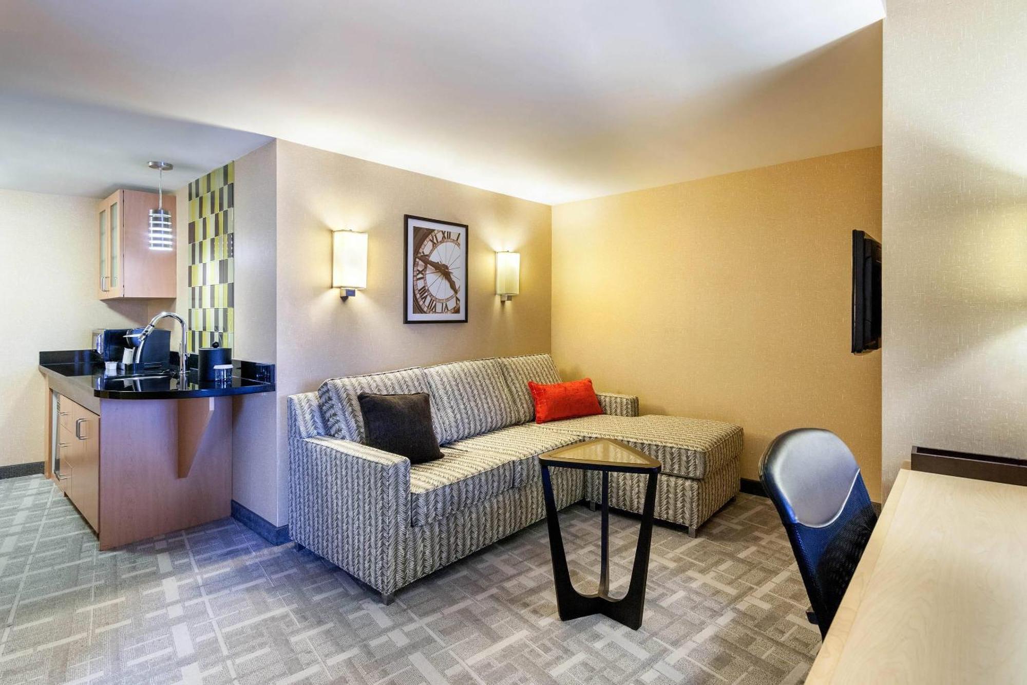 Cambria - Downtown 4*